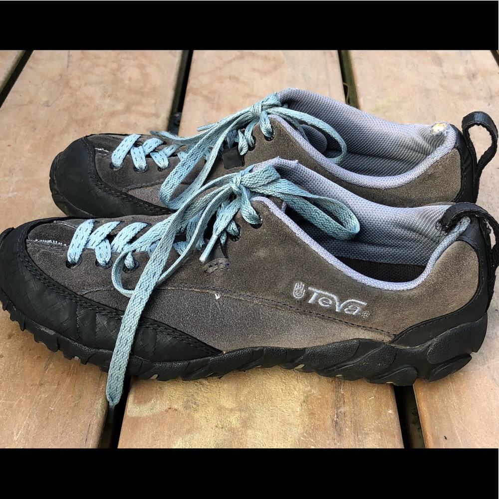 Teva 6894 Women’s Gray Suede Hiking Sneakers SZ. 8